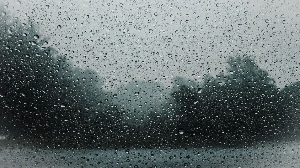 V sobotu teploty pouze do 14 °C, přidá se i trvalý děšť